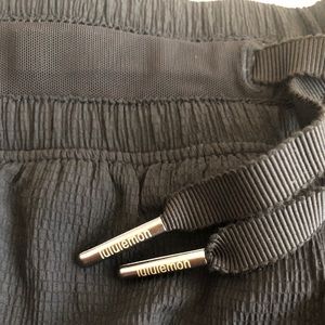 Lululemon parachute style jogger